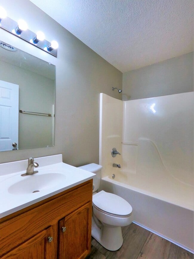 Building Photo - FOUNTAIN CITY: GROUND LEVEL 2 BEDROOM, 2 BATHROOM CONDO IN MAPLE CHASE