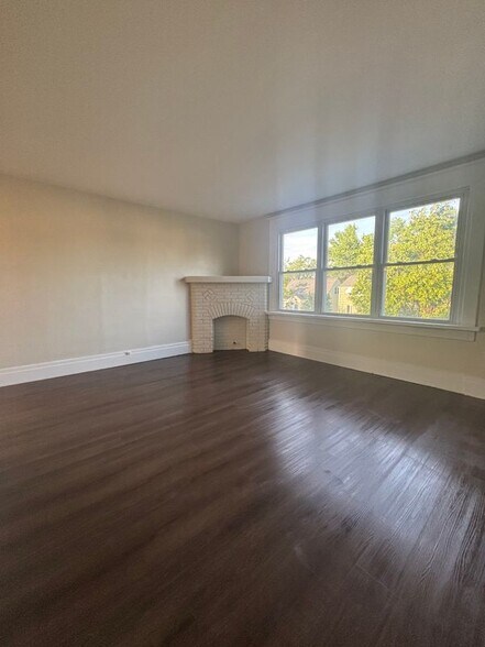 Building Photo - 154 Midland Ave
