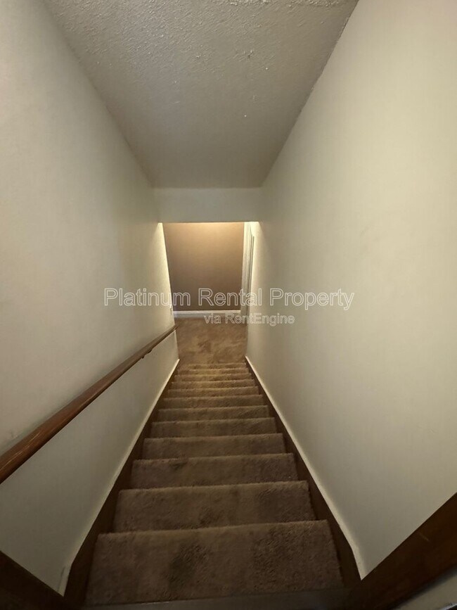 Building Photo - 2990 Summit Ridge