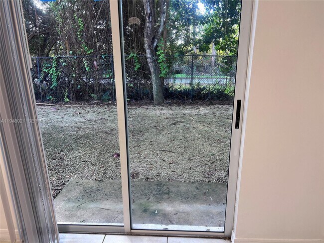 Building Photo - 1270 SE 31st Ct