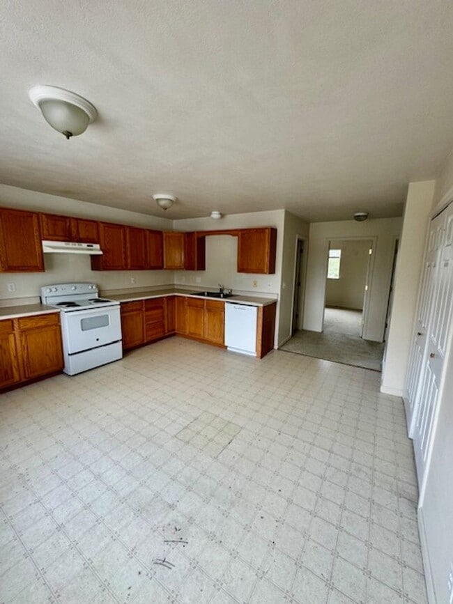 Building Photo - 3 Bedroom, 2 Bathroom 4-Plex