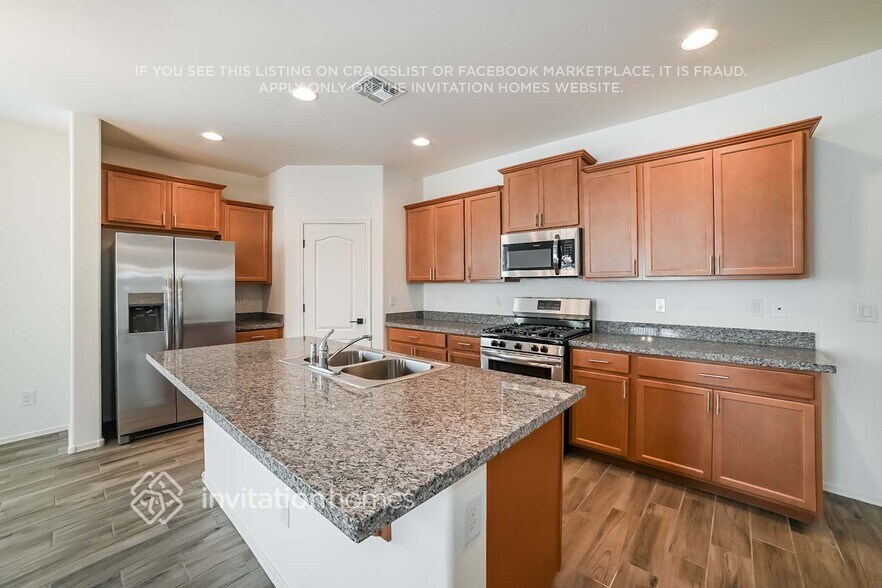 Building Photo - 19444 W Solano Dr