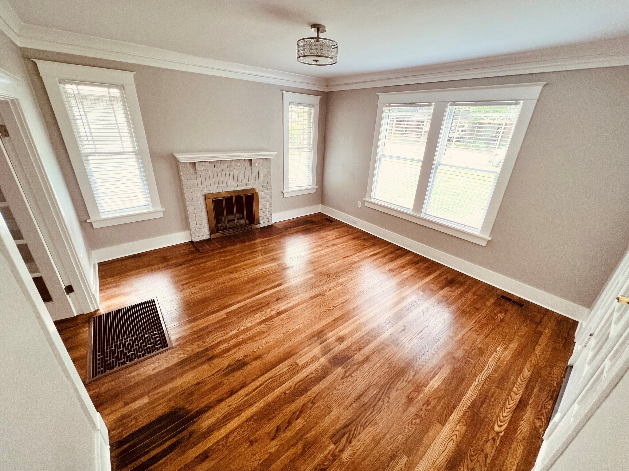 Living Room - 485 S Reese St