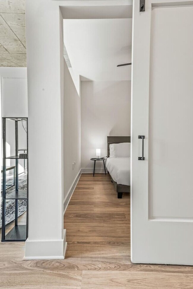 Building Photo - 617 N 12th St