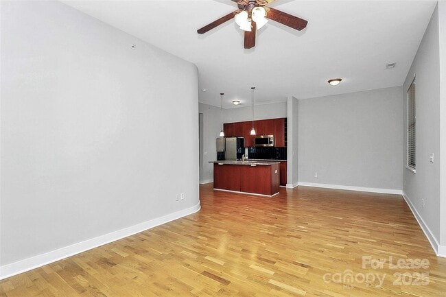 Building Photo - 712 N Davidson St