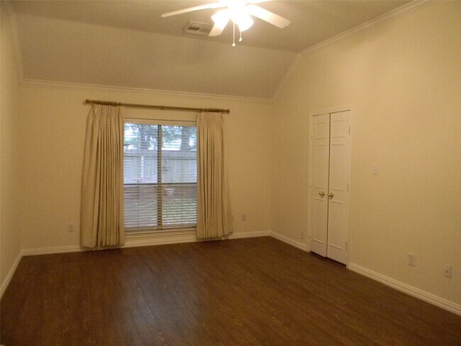 Building Photo - 2511 Branch View Ln