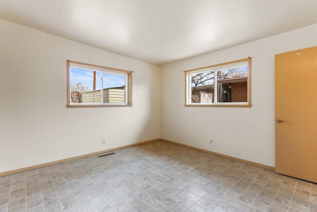 Building Photo - 5201 Cornell Ave