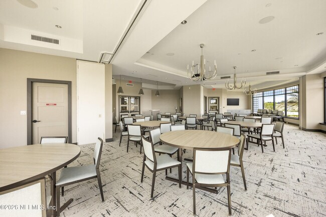 Building Photo - 11130 Town Vw Ct