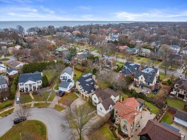 Building Photo - 3916 N Ridgefield Cir