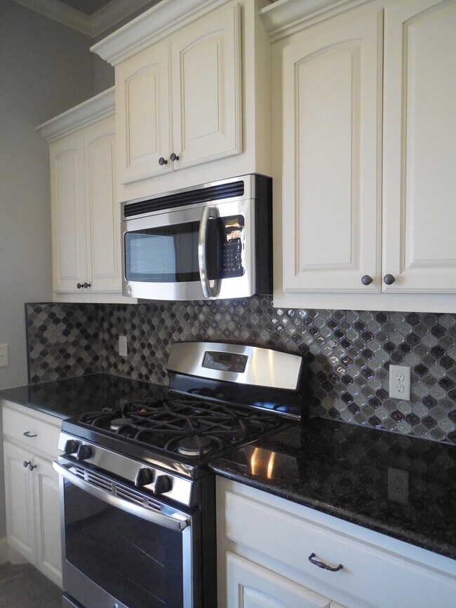 Building Photo - Fully Furnished TWO BEDROOM/ TWO BATHROOM WITH STUDY-
