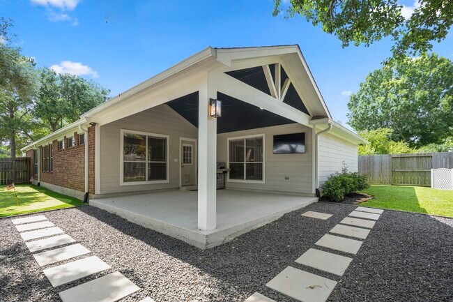 Building Photo - 5802 Sawyer Bend Ln