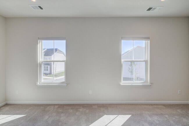 Building Photo - 4316 Summercrest Blvd