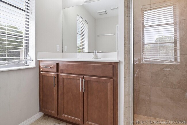 Building Photo - 2625 Heathcote Dr
