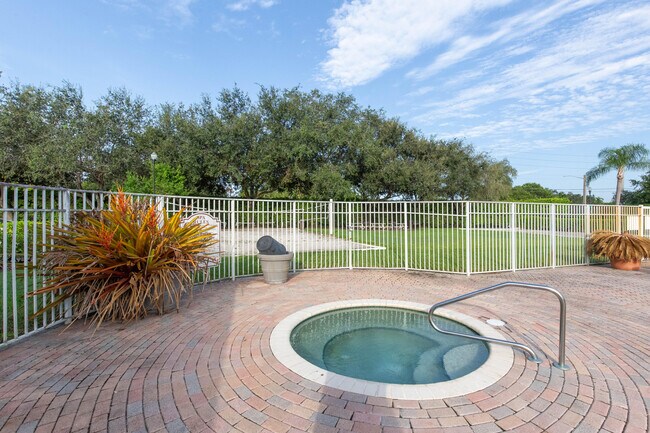 Building Photo - 2040 Greenview Shores Blvd