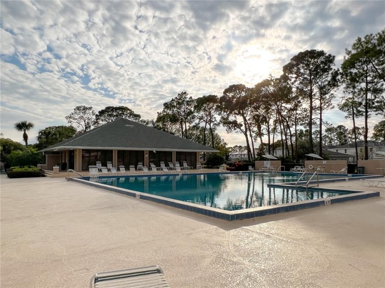 Building Photo - 6037 Scotchwood Glen