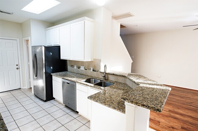 Building Photo - 11 Summer Haze Cir