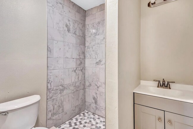 Building Photo - 2351 Longhorn St