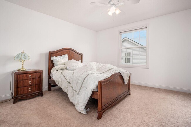 Building Photo - 7179 Fernridge Dr