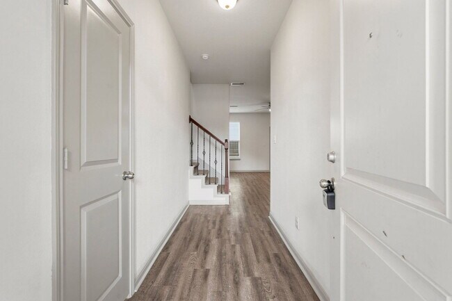 Building Photo - 630 Magnolia Bend