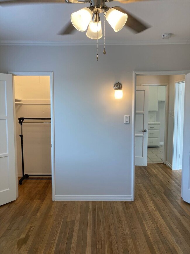 Building Photo - Spacious 1 Bedroom Apartment for rent in L...