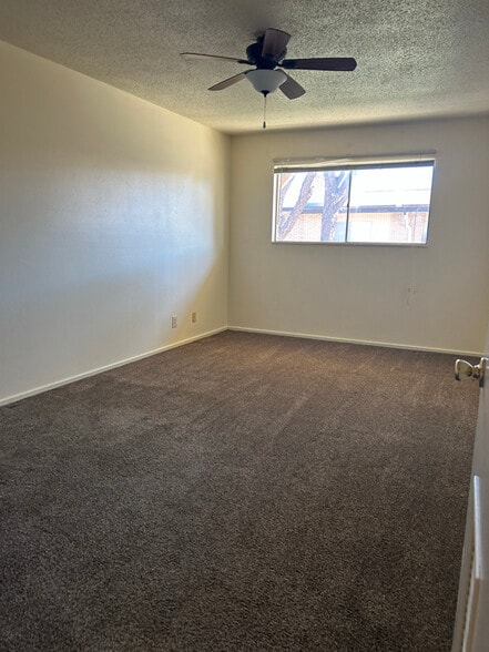 Primary Photo - 2601 N Kentucky Ave