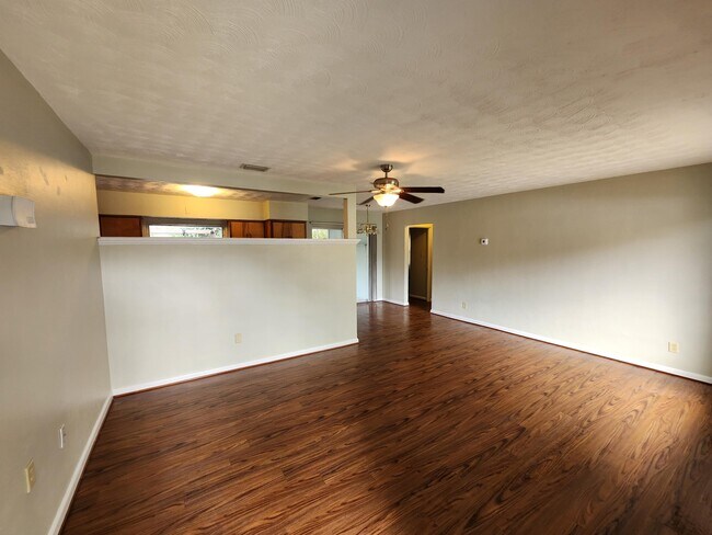 Building Photo - 434 Lenore Ave