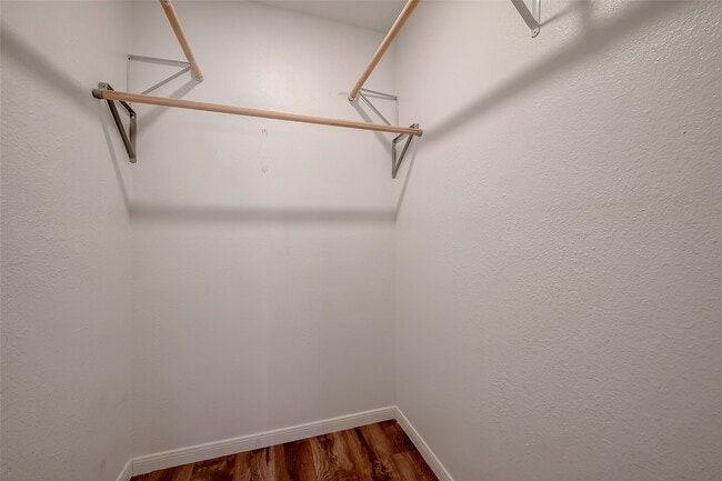 Building Photo - 6823 Goforth St