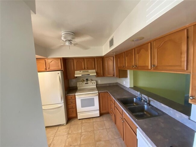 Building Photo - 2650 Countryside Blvd