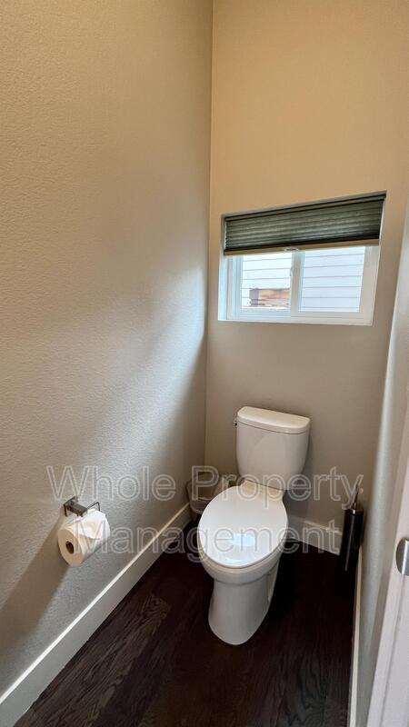 Building Photo - 2870 W Parkside Pl