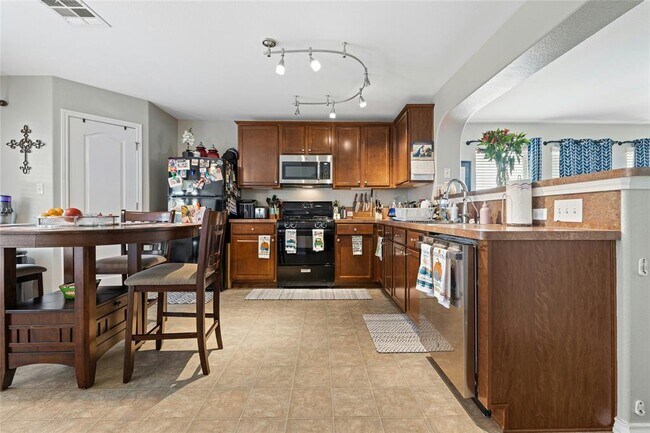 Building Photo - 3204 Barksdale Dr