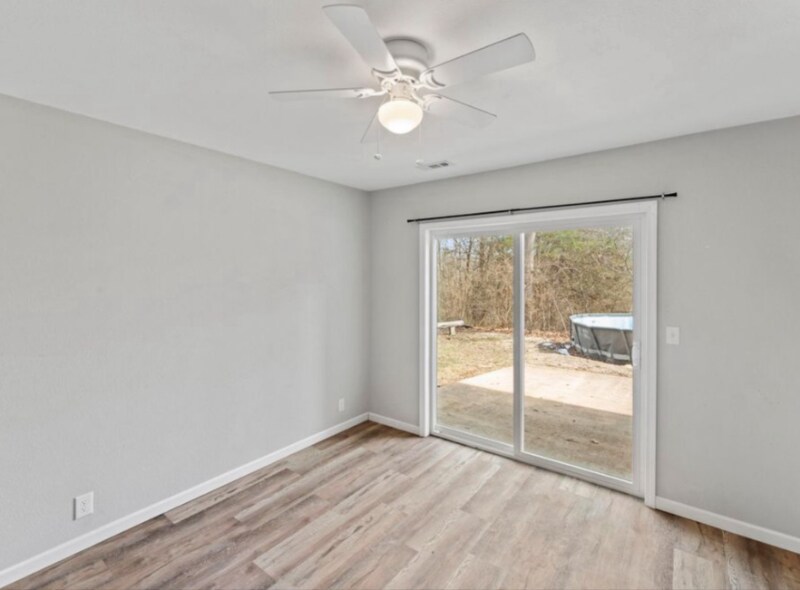 Building Photo - 184 S Heatherwood Rd