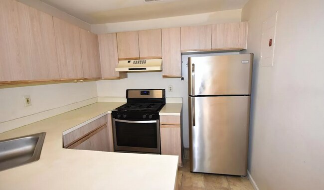 Building Photo - 57 Tanglewood Ct