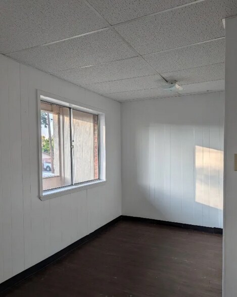 Building Photo - 103 Holland St