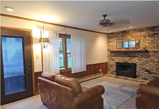 Building Photo - 2907 Greenbriar Dr