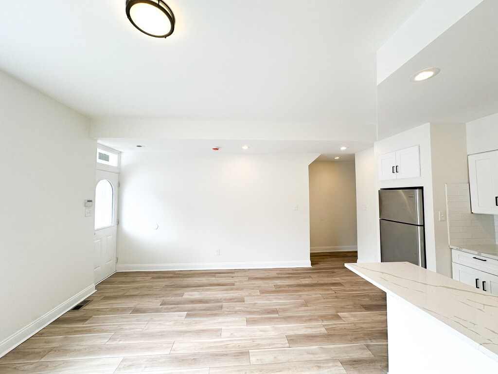 Building Photo - 2747 Armand Pl