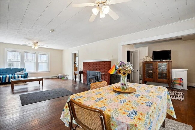 Building Photo - 1020 28th St