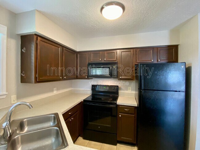 Building Photo - 2942 Antique Oaks Cir