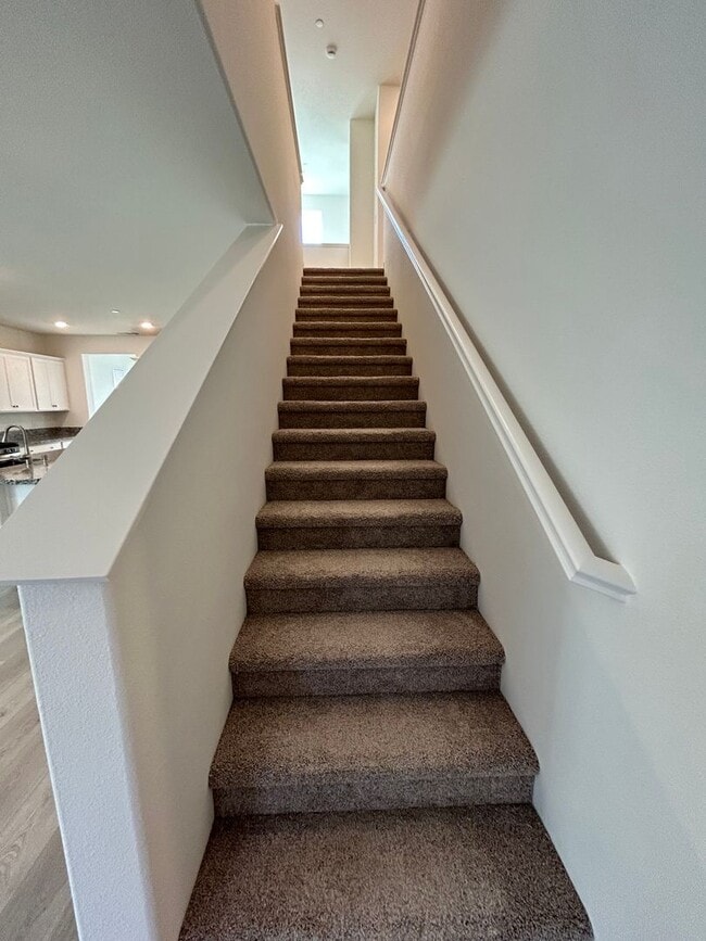 Building Photo - Beautiful Newer 4 Bedroom Home in Aspen-Sequoia Trails with Solar!