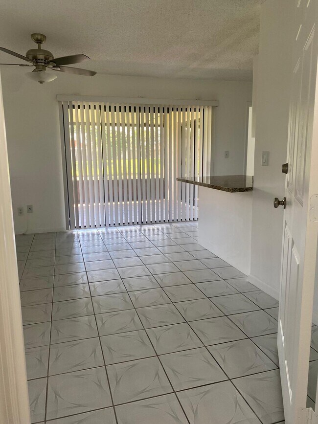 Building Photo - 1380 Longarzo Pl