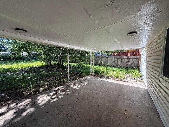 Building Photo - 10606 Millspring