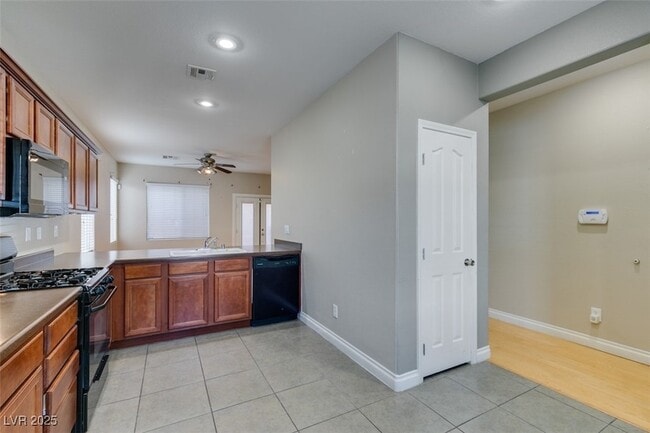 Building Photo - 169 Almond Ridge Pl