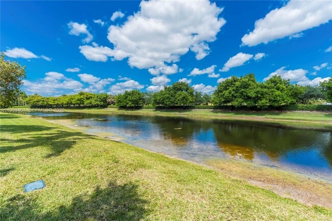 Building Photo - 1042 Bluewood Terrace