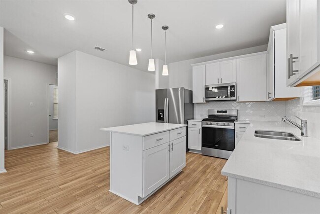 Building Photo - 408 Grace Lilly Dr