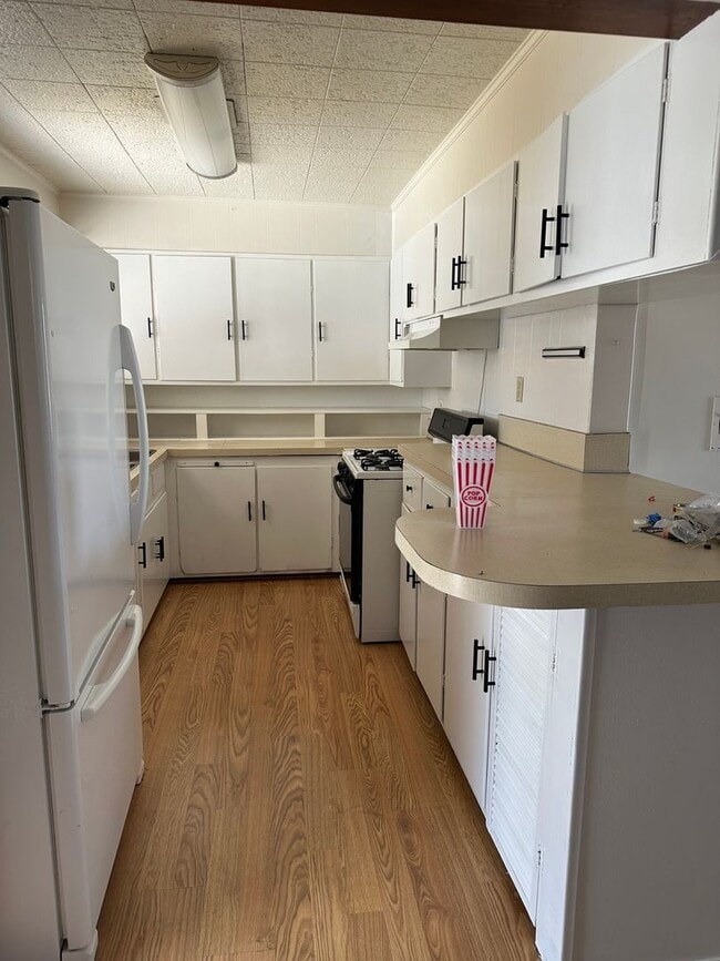 Building Photo - Hawthorne Wiseburn area 3 bdrm 3 ba. home ...