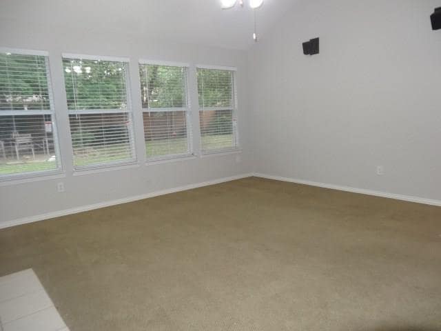 Building Photo - 618 Rivercove Dr