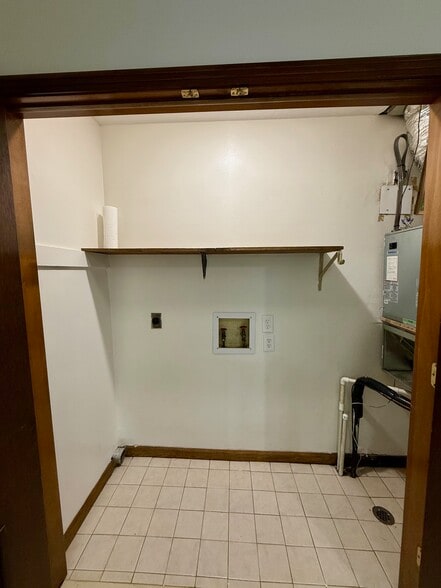 Washer Dryer Hookups - 110 Elleta Ave