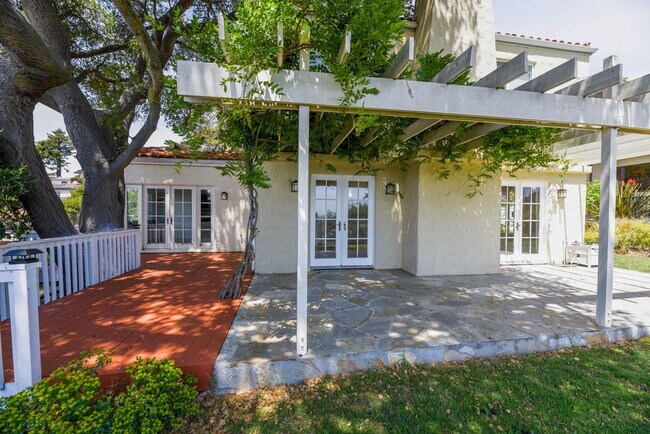 Building Photo - Nostalgic & Beautiful 3-Bedroom Home with ...