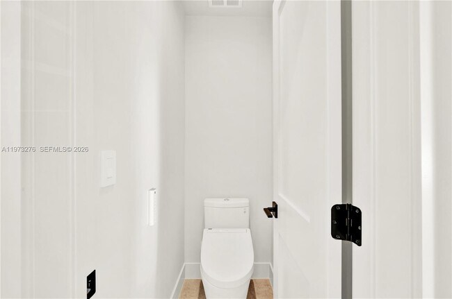 Building Photo - 600 San Antonio Ave