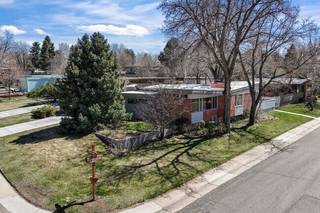 Primary Photo - 1400 E Bates Ave