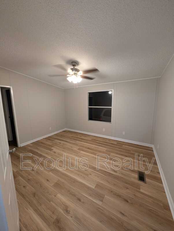 Building Photo - 715 Deer View